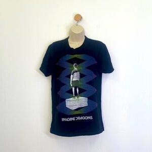 Imagine Dragons - Zig Zag Boy On Rock Graphic Imagine Dragon Band Shirts Size Sm